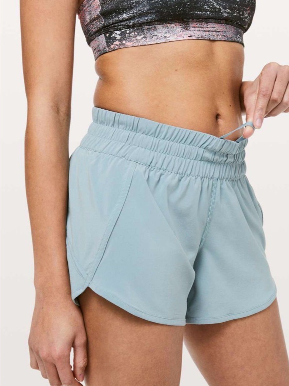 Lululemon Tracker Short V *4"